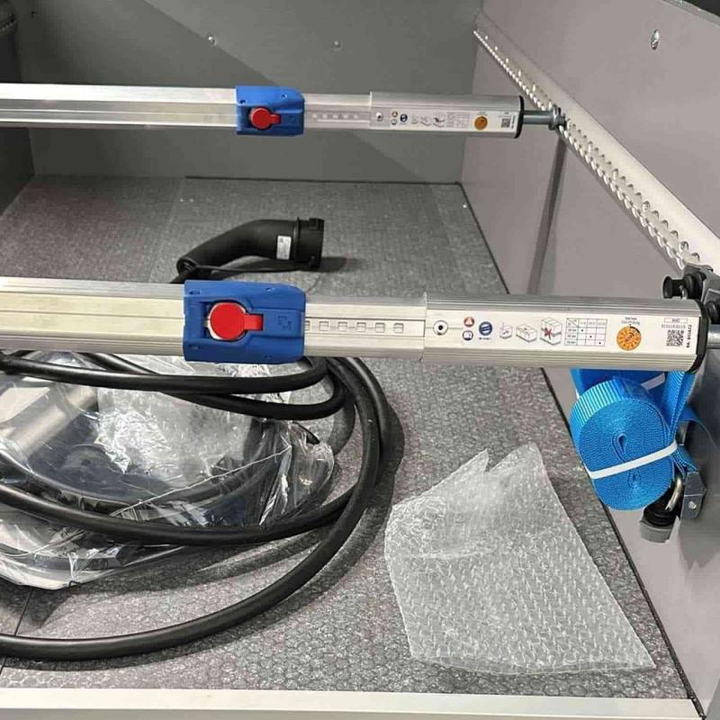 Vliegtuigrails bevestigen: hoe doe je dat?