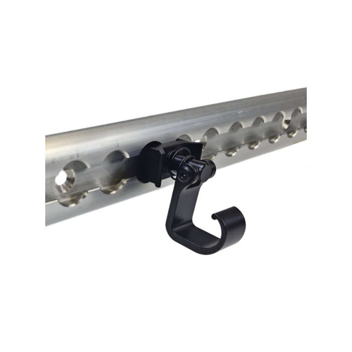 Zwarte single studfitting met L-haak gemonteerd in vliegtuigrail