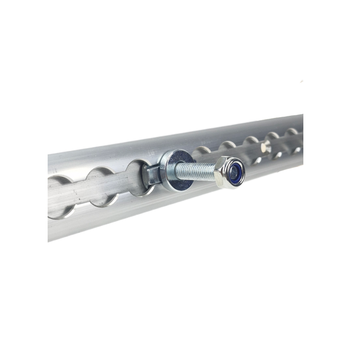 Vliegtuigrail-fitting met M10 schroefdraad bevestigd in aluminium vliegtuigrail