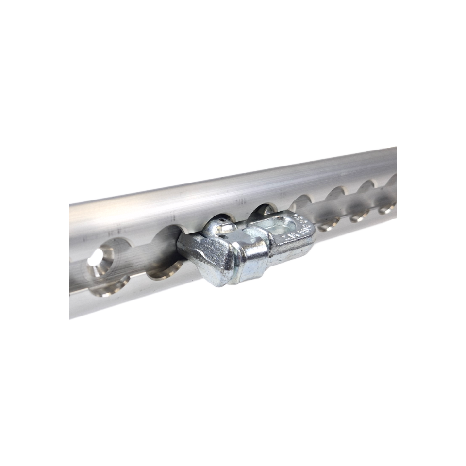 Double studfitting zonder ring in een aluminium vliegtuigrail