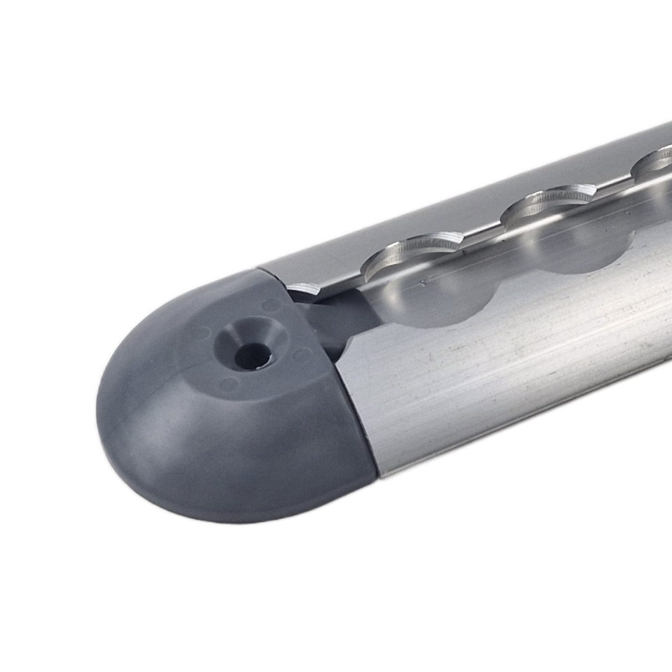 Grijze kunststof eindkap op een aluminium VR-5001 vliegtuigrail