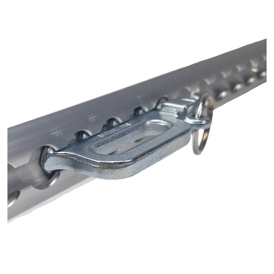 Viervoudige vliegtuigrail-fitting met 30 mm ring en 50 mm sleuf in een aluminium vliegtuigrail