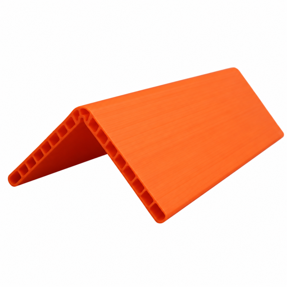 Oranje kunststof hoekprofiel 190 x 190 x 19 mm met ribben