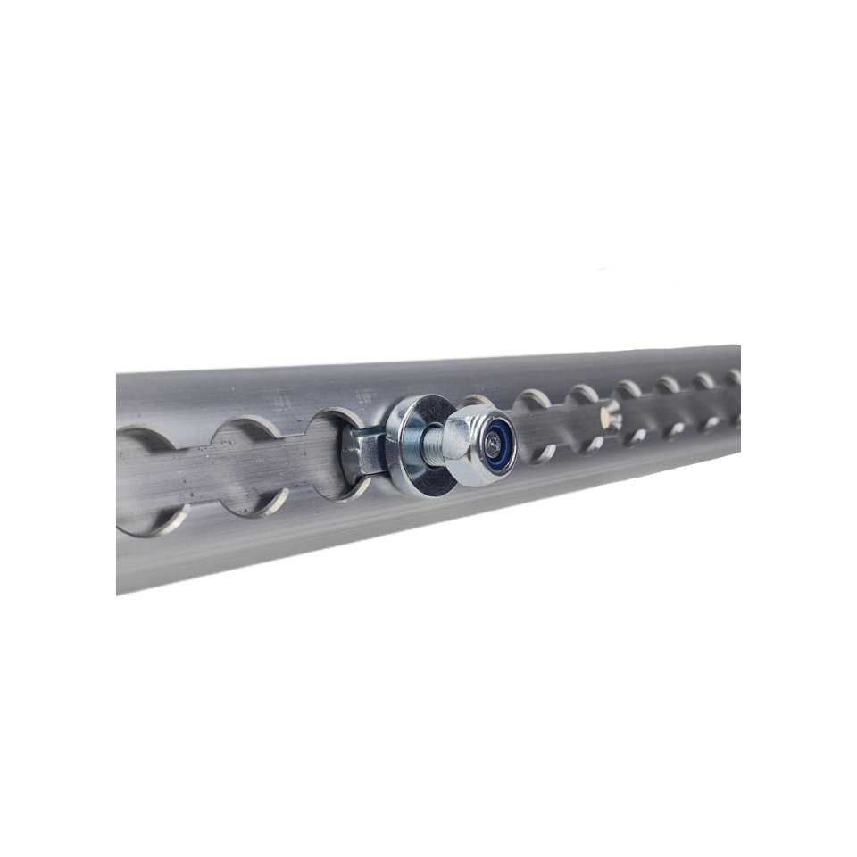 Vliegtuigrail-fitting met 3/8 inch moer bevestigd in aluminium vliegtuigrail