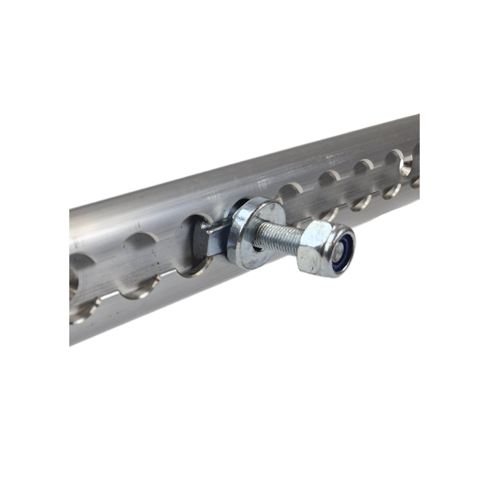 Vliegtuigrail-fitting met 3/8 inch moer bevestigd in aluminium vliegtuigrail