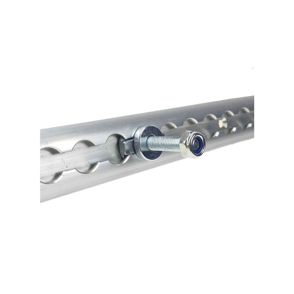Vliegtuigrail-fitting met M10 schroefdraad bevestigd in aluminium vliegtuigrail