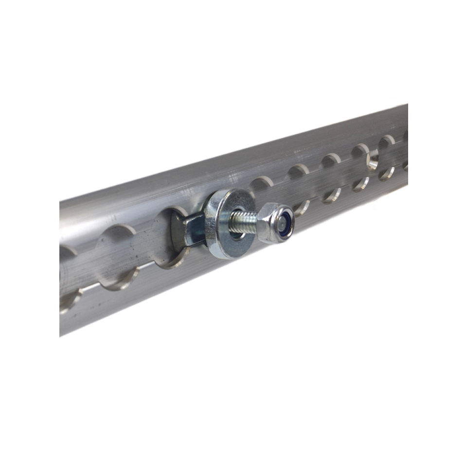 Vliegtuigrail-fitting met M8 schroefdraad bevestigd in aluminium vliegtuigrail