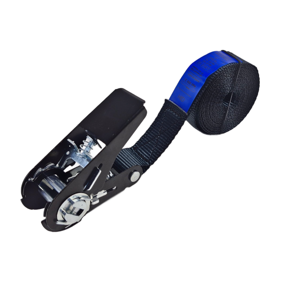 Zwarte spanband 25 mm opgerold met zwarte ratel en blauw label