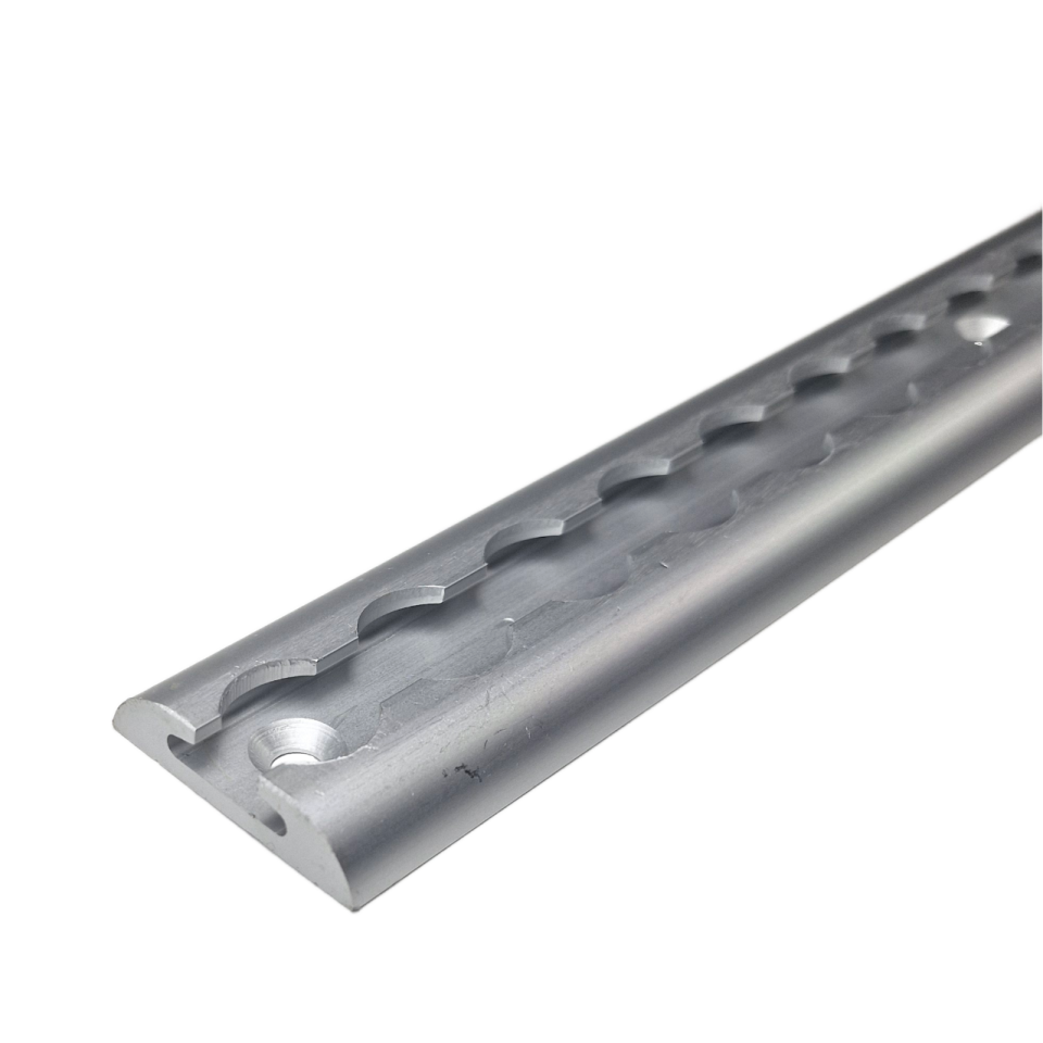 Profielaanzicht van afgeronde vliegtuigrail VR-5000-1000 met boorgaten, 44,5 x 10,2 mm